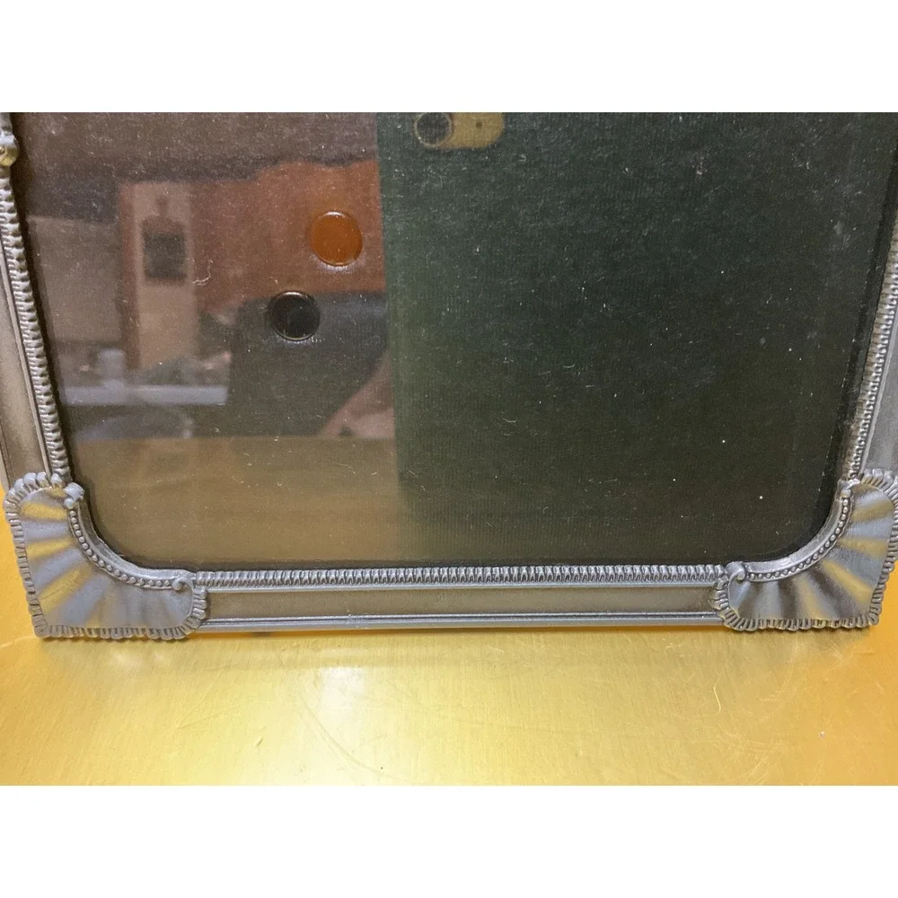 Vintage 1990 SEMO Pewter Tone Metal 4x6 Picture Frame Shell Corner Detail 020